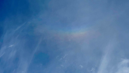 北京上空現環天頂弧 如倒掛彩虹