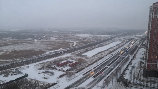 內蒙古鄂爾多斯出現降雪 大地一片雪白