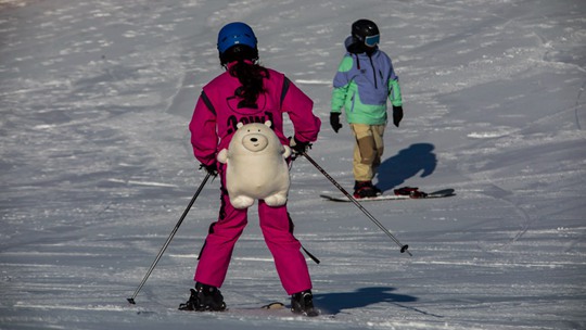 冰雪季開啟 吉林滑雪運動熱度不減