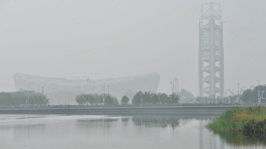 北京闷蒸在线 雾和霾来扰能见度变差