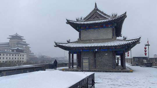 多图直击陕西西安2024年首场降雪
