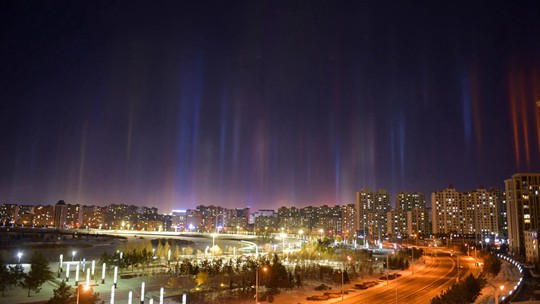 內蒙古海拉爾現“寒夜燈柱”奇觀
