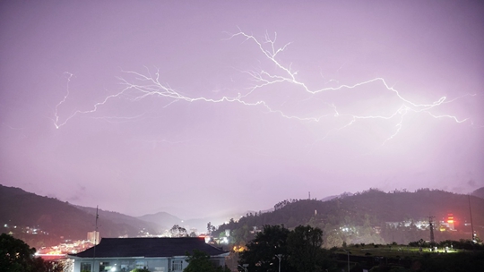  Congjiang, Guizhou, Encounters Severe Convection Weather, and Lightning Dance in the Sky