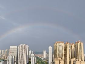 广西来宾雨后阳光上线 双彩虹惊喜现身