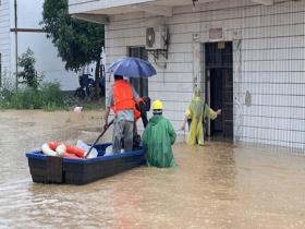 南方多地强降雨引发洪涝 一组图直击各地抢险救灾现场