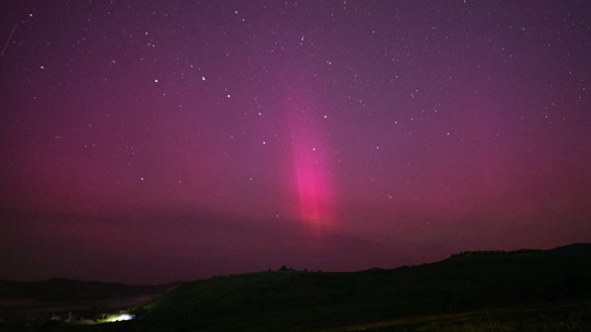  Shock! Affected by geomagnetic storms, the pink and purple aurora scenery in Hulunbeier, Inner Mongolia