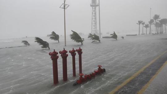 台风“潭美”制造狂风暴雨 海南三沙出现海水倒灌