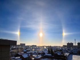 內(nèi)蒙古鄂溫克旗出現(xiàn)“幻日”景觀 天空好似出現(xiàn)“三個太陽”