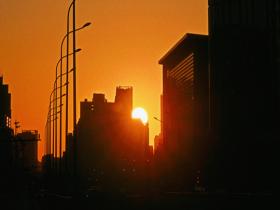 春分日 北京现“悬日”景观