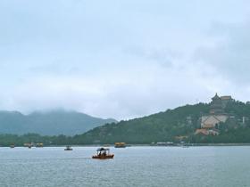  Misty rain Beijing Summer Palace seems to add ink filter