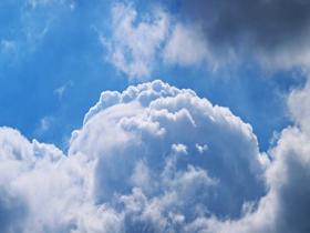  The beauty of Beijing sky is so beautiful that white clouds roll like spray