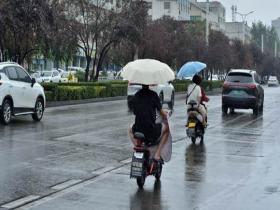 河南汝州降雨“浇灭”高温