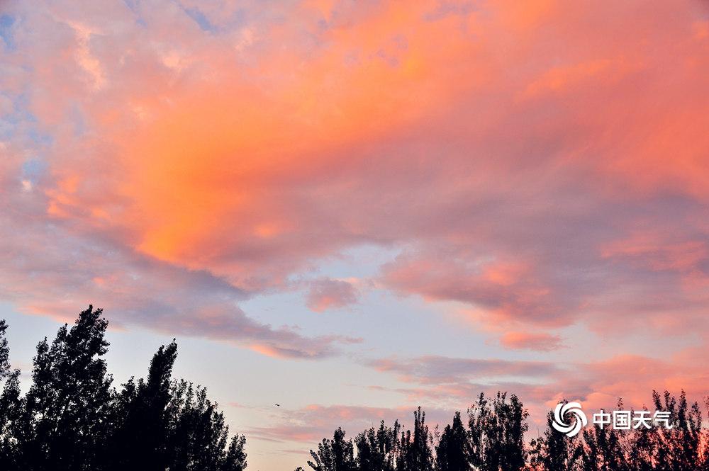 霞虹同天！河南汝州现朝霞彩虹共舞奇观