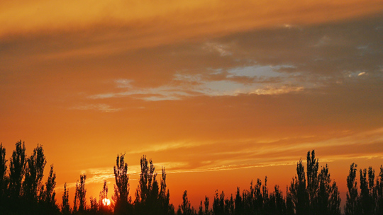 浪漫氛围拉满！北京七夕傍晚现橘子海晚霞