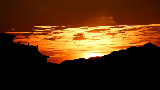 江西永新现金色朝霞 如诗如画美不胜收