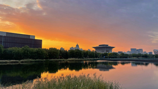 北京橙红朝霞上线 美景唤醒城市