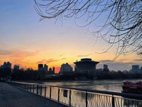 粉橘撞色！北京朝霞温柔天际