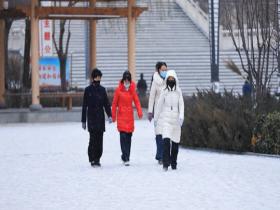 甘肃定西飘雪花 一组图看街头景象