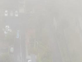 湖南吉首雾气朦胧 远处景物若隐若现