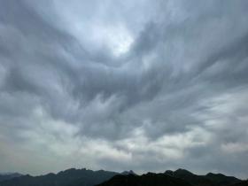云涌长城 风雨欲来