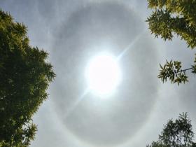 甘肃玉门现日晕 太阳自带“光环”