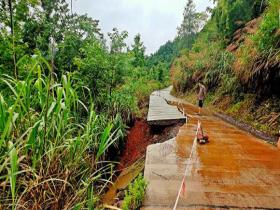 湖南湘西遭遇强降雨 各地全力做好防范应对工作