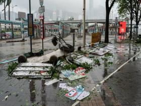 台风“红霞”过后 广东香港部分地区一片狼藉
