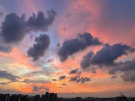 北京天空云霞色彩变幻 美得动人心魄
