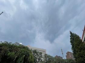 北京天空云量增多 傍晚至夜间将有雷阵雨