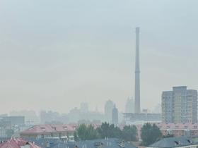 今晨北京能见度不佳 远处建筑若隐若现