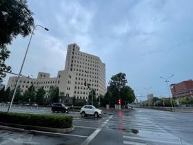 北京海淀朝阳等地今晨道路湿滑 出行请留意交通安全