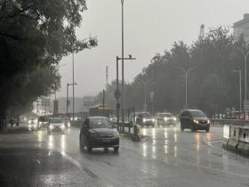 北京雷雨渐起 部分地区雨势明显