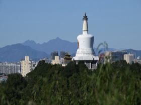 北京蓝天通透 远山清晰可见