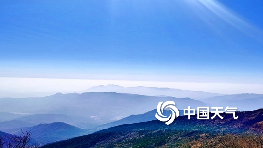 福建建宁金铙山出现唯美的云海景观