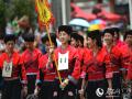 瑶族群众在梯田文化节上巡游（摄影：潘志祥）