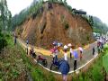 强降雨造成道路塌方（摄影：谭花妹）