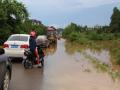 马坪镇通往柳州的二级省道，部分路段被洪水淹。（摄影：韦文彬）