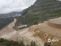 中国天气网广西站讯 16日夜间，西林县遭受强降雨天气过程，一夜之间江河水位迅速上涨，县城部分江河洪水已超出警戒水位。（图文/莫保结）