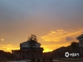中国天气网广西站讯 7月20日傍晚，西林一场阵雨过后，天空出现了绚丽的晚霞。（图文/莫保结）