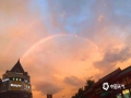 中国天气网讯 7月22日傍晚时分，山西阳泉雨过天晴，出现久违的双彩虹和晚霞，简直美爆了。（图/霍​雪阳）