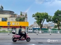 中国天气网广西站讯 6月1日清晨，钦州市城区阵雨过后，天空上出现一道美丽的彩虹。（图文/李斌喜 ）