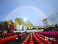 ​中国天气网广西站讯 7月2日傍晚，广西河池巴马瑶族自治县一场短时雷雨大风过后，天空出现美丽的双彩虹。（文/叶小丽 图/巴马市民提供）
