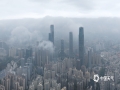 中国天气网讯 今天（12月10日）在偏南气流的影响下，广西南宁天空阴沉。早上，南宁城市被弥漫的雾气笼罩仿佛披上了一层轻纱。（图文/曾海科）