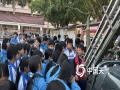 中国天气网广西站讯 3月20日，防城港市气象局的科普团队深入防城港市光坡中学。他们以专业且生动的讲解、丰富多样的展示形式，为师生带来了一场别开生面、酣畅淋漓的气象科普盛宴。活动中，同学们全神贯注，踊跃参与互动，在气象知识的海洋中尽情遨游，探索气象科技的奥秘。（图文/韦樊妮）