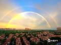 中国天气网广西站讯 6月14日，受台风 “蝴蝶” 影响，广西南宁、钦州、防城港天空惊现绝美景观。防城港被大片晚霞染红，橘红色霞光铺满天际；南宁与钦州则双彩虹凌空，与绚丽晚霞同框。色彩斑斓，美轮美奂的画面，为盛夏增添了一抹浪漫色彩。(图/谭健祺 白玉壮 刘秉承  文/郁海蓉 莫丽阳）