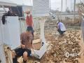 中国天气网广西站讯 7月11日至18日，广西贵港市气象部门迅速组织技术骨干奔赴受灾一线，全面开展气象自动站抢修与清淤消杀工作。面对雨热交织、淤泥堆积且伴有刺鼻异味的恶劣环境，气象技术人员迎难而上、攻坚克难，用汗水诠释担当，全力保障汛期气象监测网络“不掉线”。（图文/梁海玫 凌晶 王露滢）