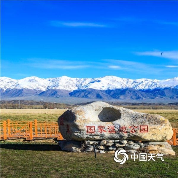 新疆温泉县雨过天晴天空湛蓝美丽18