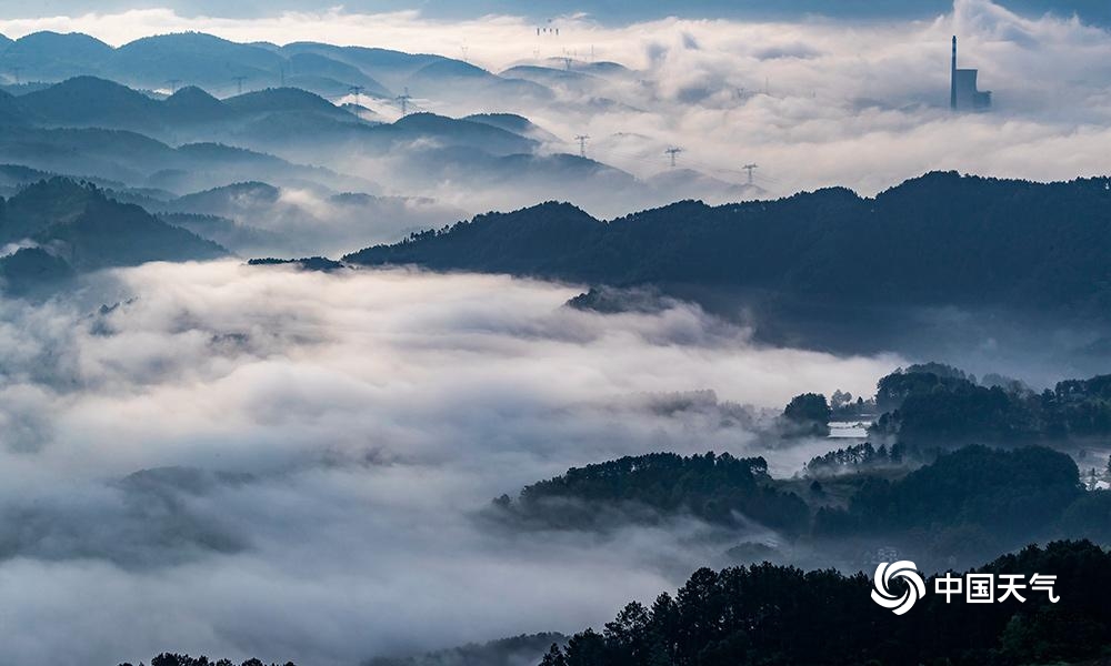 云雾深处有人家 重庆南川平流雾美景似仙境