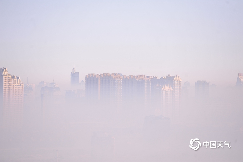 雾气弥漫 我国多地出现大雾天气城市如披纱-图片频道