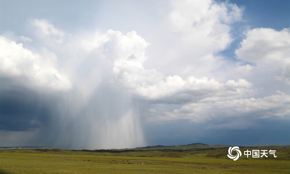 新疆:塔城"冰雹云"来势汹汹,去却匆匆